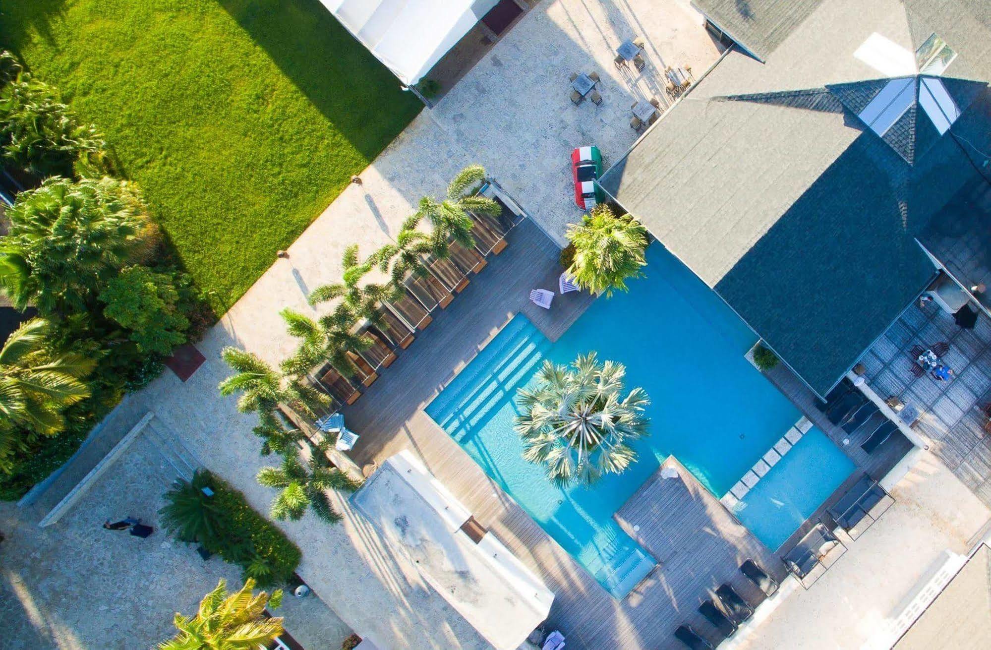 Trupial Hotel & Casino يلمستاد المظهر الخارجي الصورة