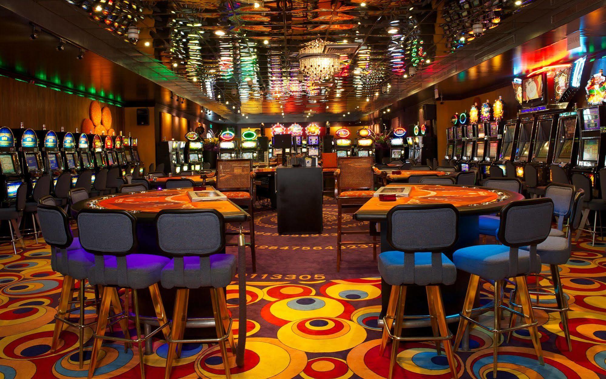 Trupial Hotel & Casino يلمستاد المظهر الخارجي الصورة